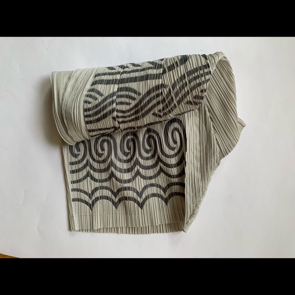 PLEATS PLEASE Issey Myake Graphic Print Pant - Picture 8 of 15